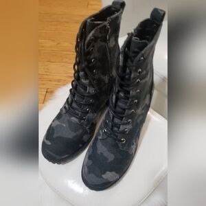 Camouflage Lace-Up Women's Boots